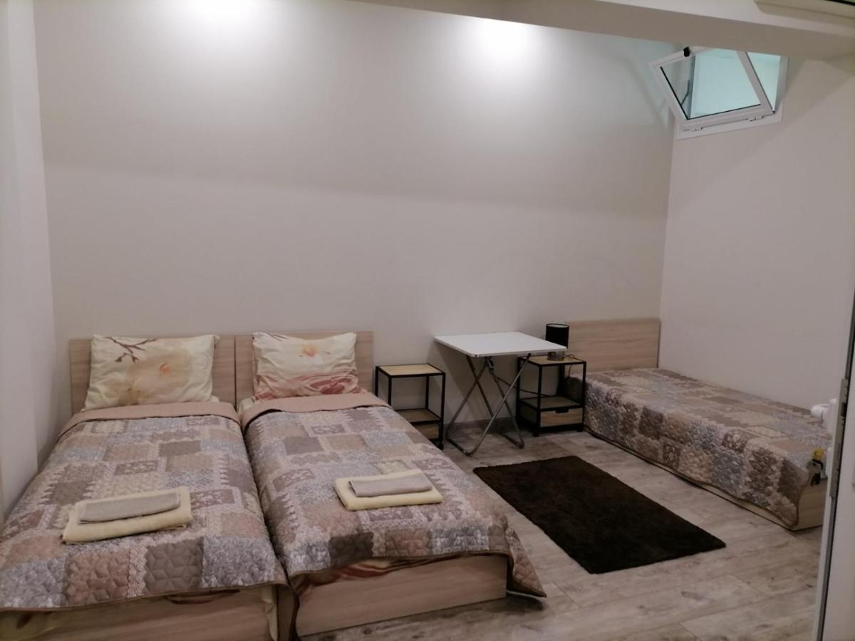Guest Rooms Super Center Plovdiv Perfect Location ภายนอก รูปภาพ